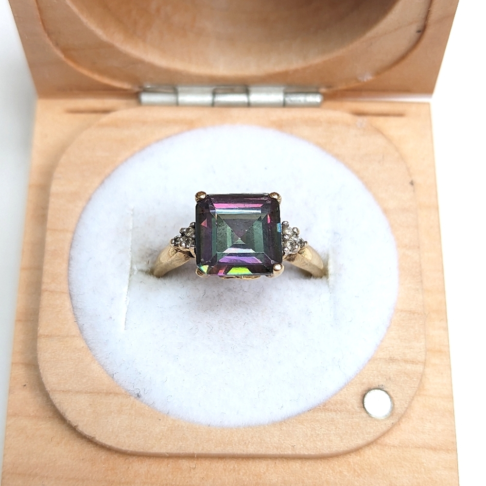10k Yellow Gold Mystic Topaz Ring Size 6.5